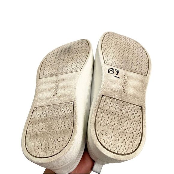 Vionic Winny Sneakers with Arch Support in White Size US 7.5 - Picture 11 of 12